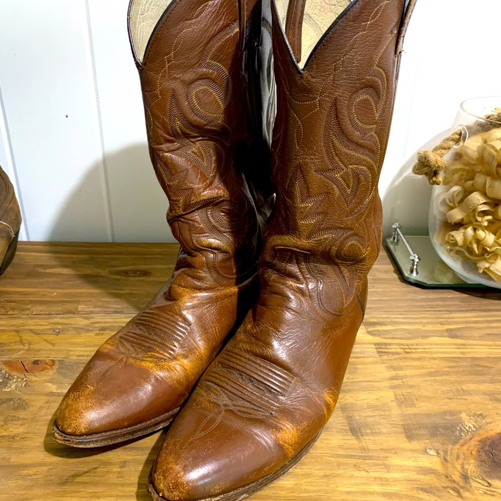Dan Post Men’s Antiqued Tan Round Toe Cowboy Boot (Milwaukee)